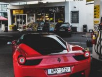 Ferrari-Fahrer tankt ohne zu bezahlen