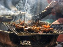 In diesem Supermarkt wird das Grillfleisch billiger, wenn es regnet