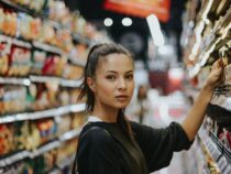 6 einfache Tipps, wie du beim Einkauf im Supermarkt Geld sparst