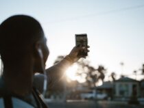 So kaufst du dir Shoutouts von Hollywood-Stars auf Social Media