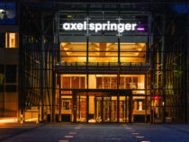 Axel Springer will Börse verlassen, 30.000 Tesla-Bewerbungen erwartet, Intel mit starken Zahlen