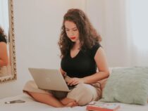 Studie: Deswegen sorgt Home Office für weniger Stress, Mindestlohn soll auf 12 Euro steigen, Tesla trotzt Corona-Krise