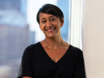 Rekordhoch bei weiblichen DAX-Vorständen, Start der Überbrückungshilfen III, Heineken streicht 8000 Stellen