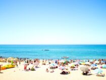 Ärztekammer warnt vor Reisen in Delta-Gebiete, EU gründet Plattform gegen Obdachlosigkeit, Deutsche horten Bargeld