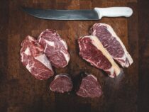 Fleischindustrie führt Mindestlohn ein, Post-Pandemie-Reiseboom, Umweltprämie fürs E-Auto