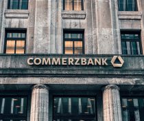 Mögliche Flüchtlingswelle erwartet, Commerzbank plant Dividende für 2022, Nestlé will Preise erhöhen