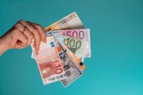 Störungen bei Bezahlterminals halten an, Lebensmittelpreise 10 Prozent teurer in 2022, Weniger Geld auf deutschen Konten