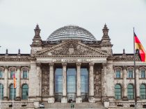 Teilweise Wahlwiederholungen in Berlin, Kursexplosion an der Börse, Wohngeldreform beschlossen