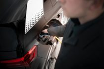 Deutscher E-Auto-Absatz steigt, „Rente mit 63“ im Trend, Vier-Tage-Woche boomt