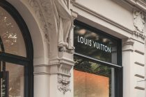 Luxusgüterkonzern LVMH mit Rekordjahr, Weniger Zinsen auf Tages- und Festgeld, US-Wirtschaft wächst stark