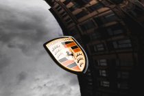 Mangel an Blutspenden, Goldpreis auf Rekordhoch, Porsche steigt bei Varta ein