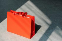 Einzelhandel in Krise, Dax mit Gewinnen, Onlinebuchhändler Weltbild ist insolvent