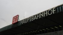 Fortdauer der Rezession, Dax mit Rekordhoch im Blick, Fahrkartenpreise im Fernverkehr werden teurer