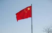 Abhängigkeit von China, Dax und Dow mit Erholungsversuch, Adieu Bargeld?