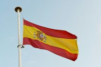 Dax bricht um zehn Prozent ein, Mehr Geld für öffentlichen Dienst, Bezahlbares Wohnen in Spanien?